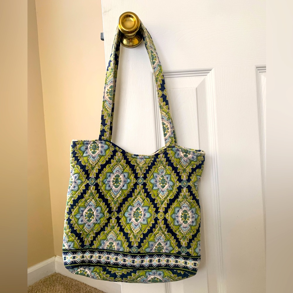 VERA BRADLEY SHOULDER BAG